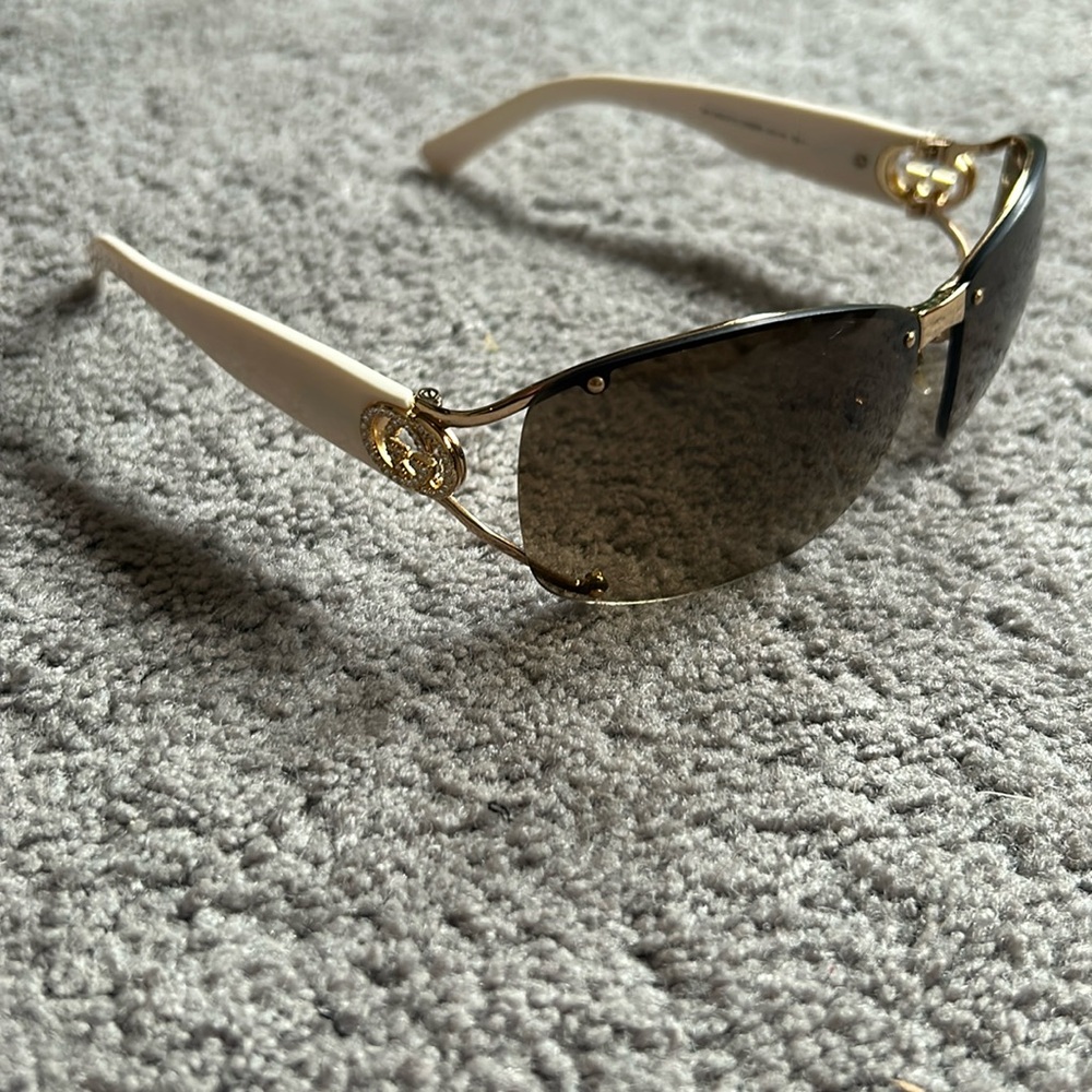 Gucci white sunglasses - Picture 2 of 5